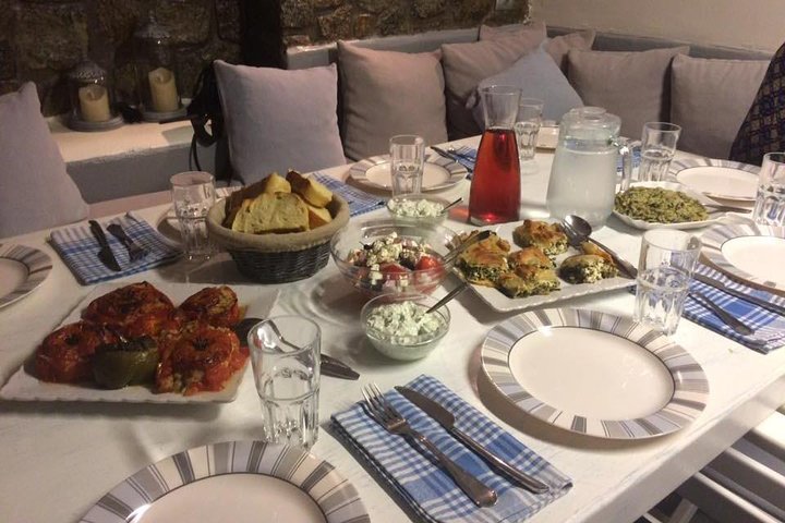 greece packages https://fcdn.antelope-travel.com/export/simg/Cooking-class-3.jpg